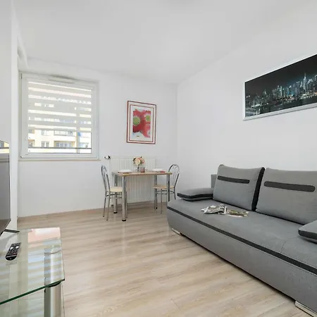 Functional With 2 Bedrooms And Balcony By Renters Διαμέρισμα *
