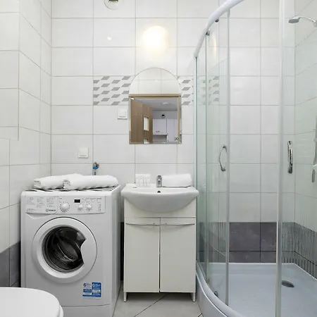 Functional With 2 Bedrooms And Balcony By Renters Kraków