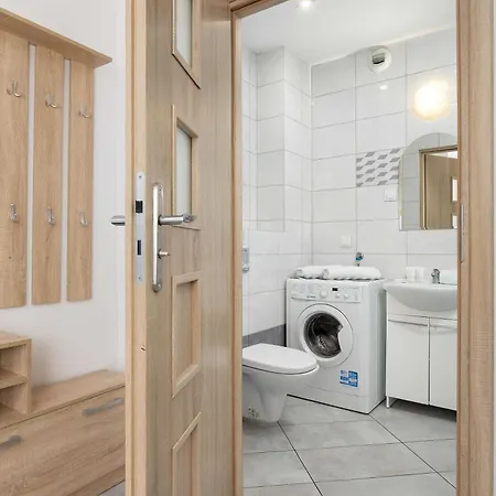 Functional With 2 Bedrooms And Balcony By Renters Lägenhet *