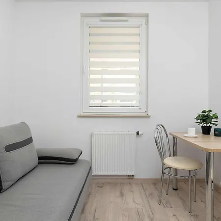 Functional With 2 Bedrooms And Balcony By Renters *
