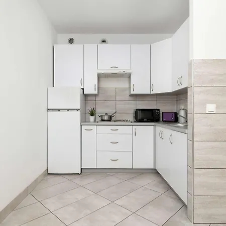 Functional With 2 Bedrooms And Balcony By Renters 公寓